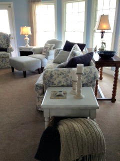 family room in shades of blue and white